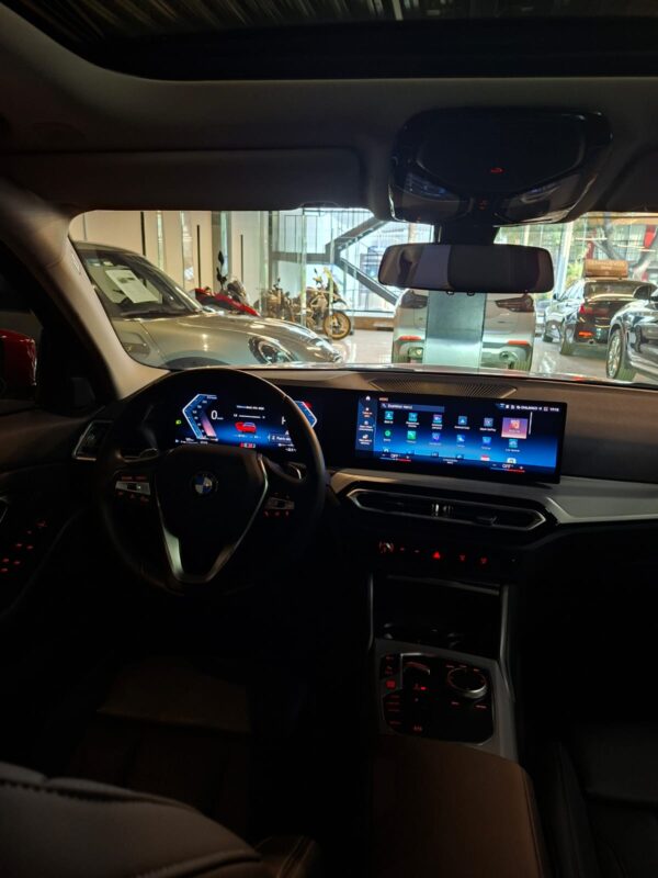 BMW 320 2024 - Image 2