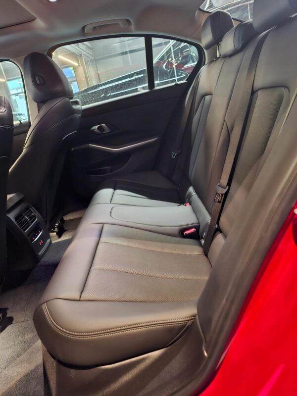 BMW 320 2024 - Image 4