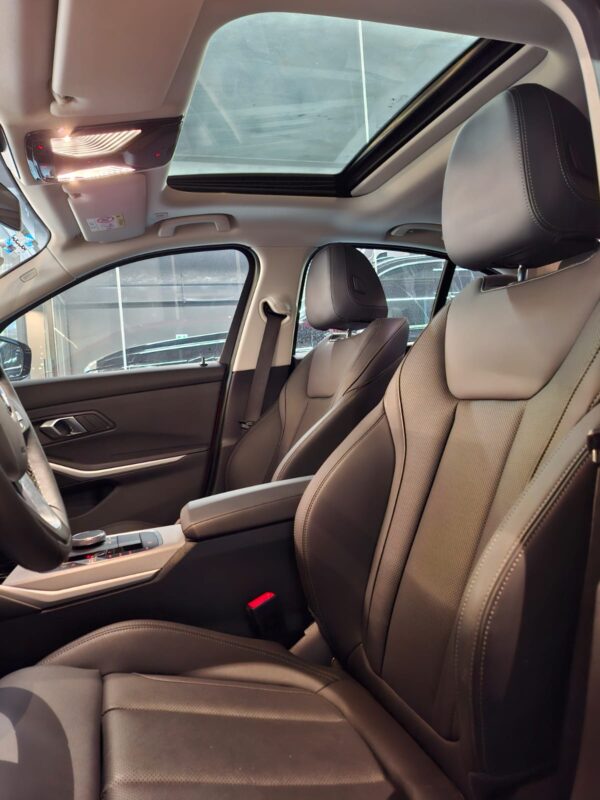 BMW 320 2024 - Image 8