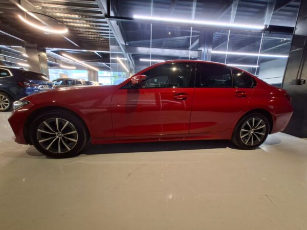 BMW 320 2024 - Image 11