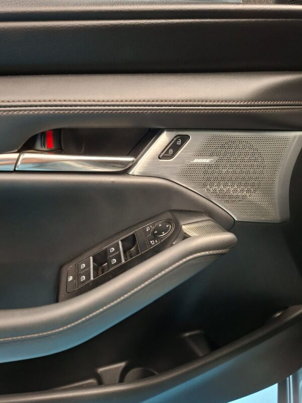 Mazda 3 HB Grand Touring 2023 - Image 3