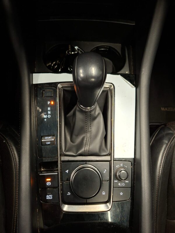 Mazda 3 HB Grand Touring 2023 - Image 5