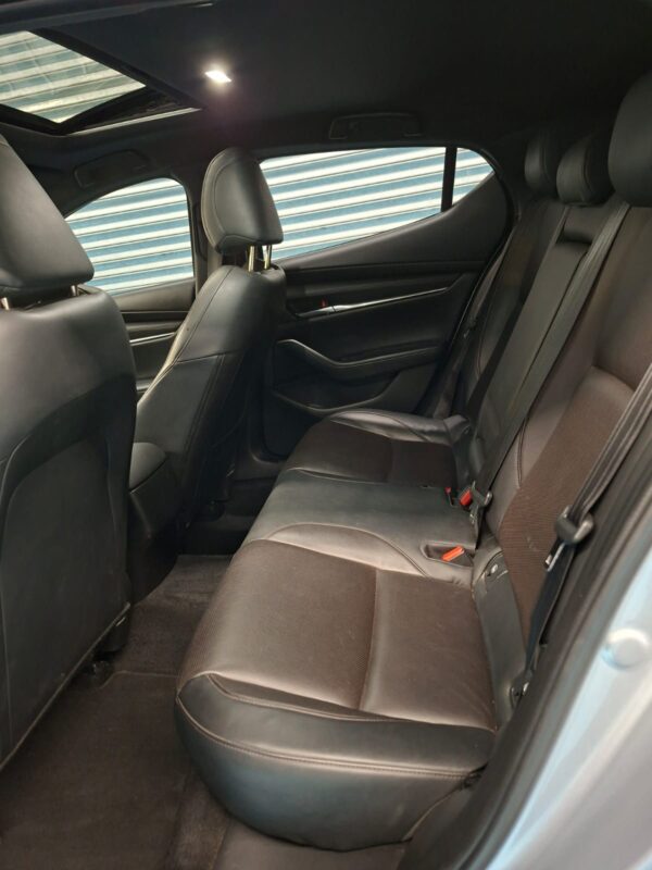 Mazda 3 HB Grand Touring 2023 - Image 8