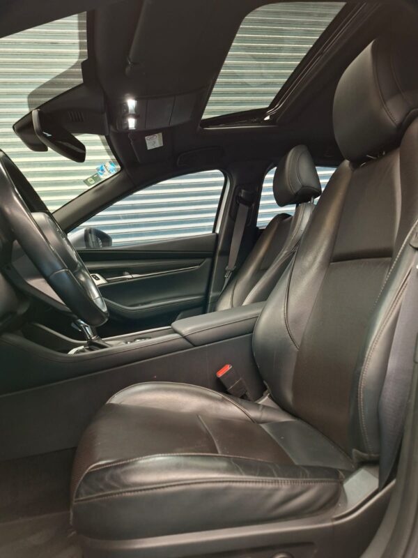 Mazda 3 HB Grand Touring 2023 - Image 11