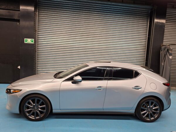 Mazda 3 HB Grand Touring 2023 - Image 13