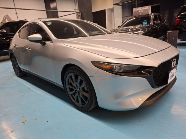 Mazda 3 HB Grand Touring 2023 - Image 14