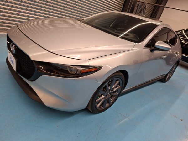 Mazda 3 HB Grand Touring 2023 - Image 17