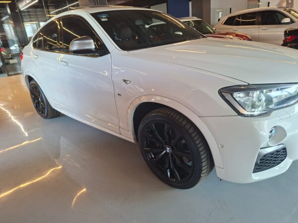 BMW X4 M40 2017 - Image 9
