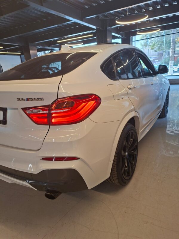BMW X4 M40 2017 - Image 10