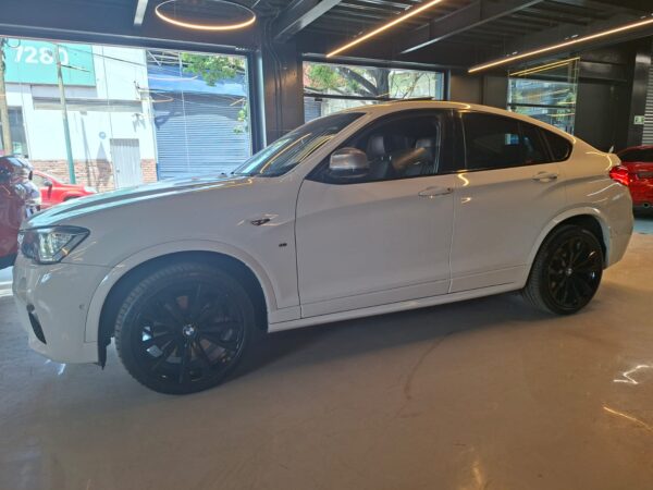 BMW X4 M40 2017 - Image 13