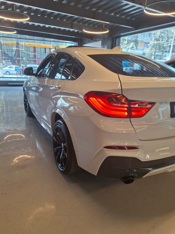 BMW X4 M40 2017 - Image 16